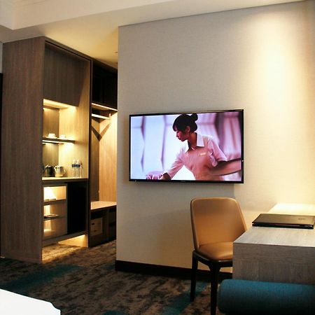Queena Plaza Hotel Tainan Bagian luar foto