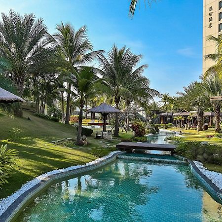 Queena Plaza Hotel Tainan Bagian luar foto
