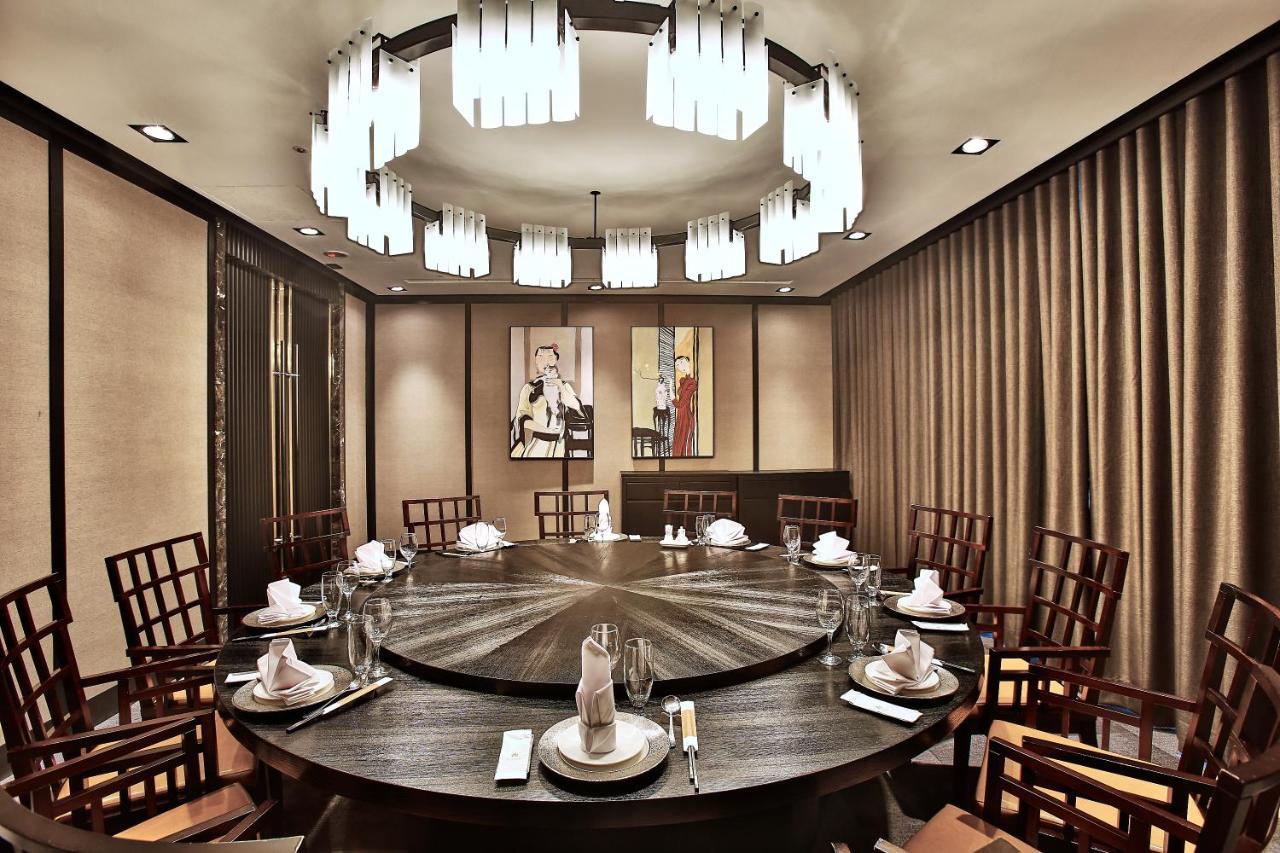 Queena Plaza Hotel Tainan Bagian luar foto