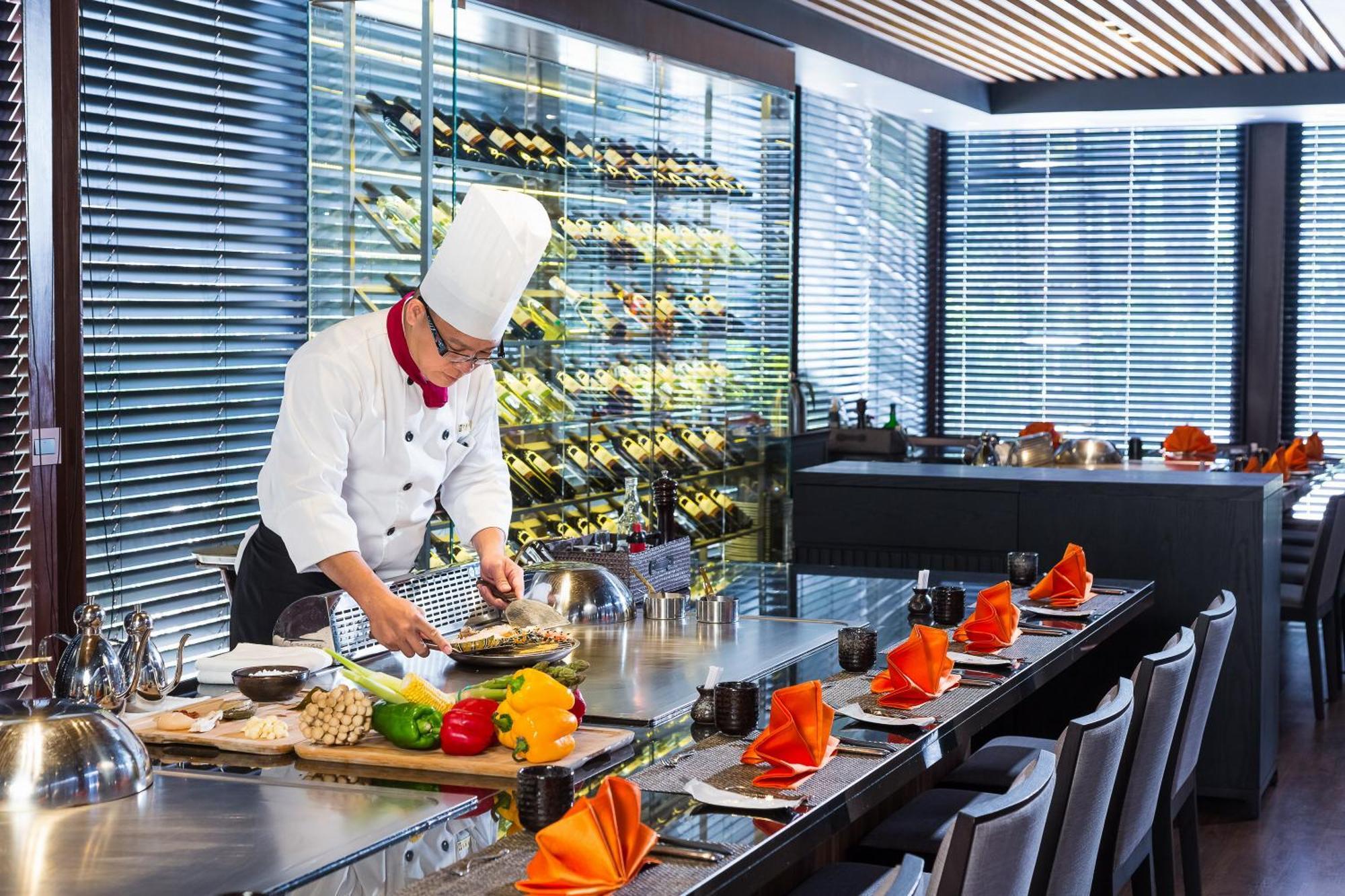 Queena Plaza Hotel Tainan Bagian luar foto