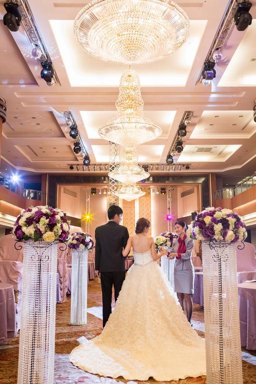Queena Plaza Hotel Tainan Bagian luar foto