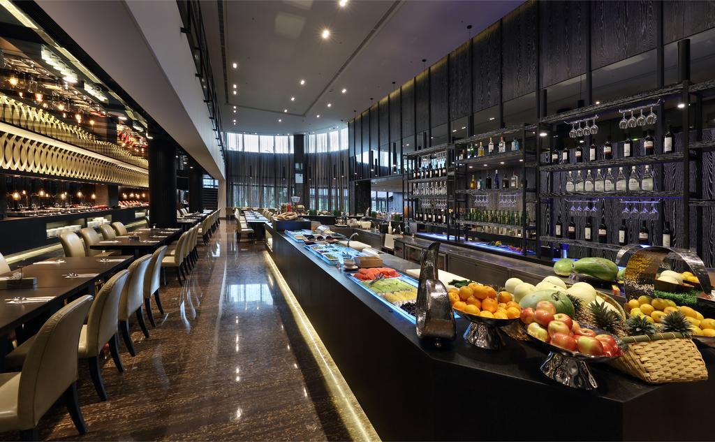 Queena Plaza Hotel Tainan Bagian luar foto