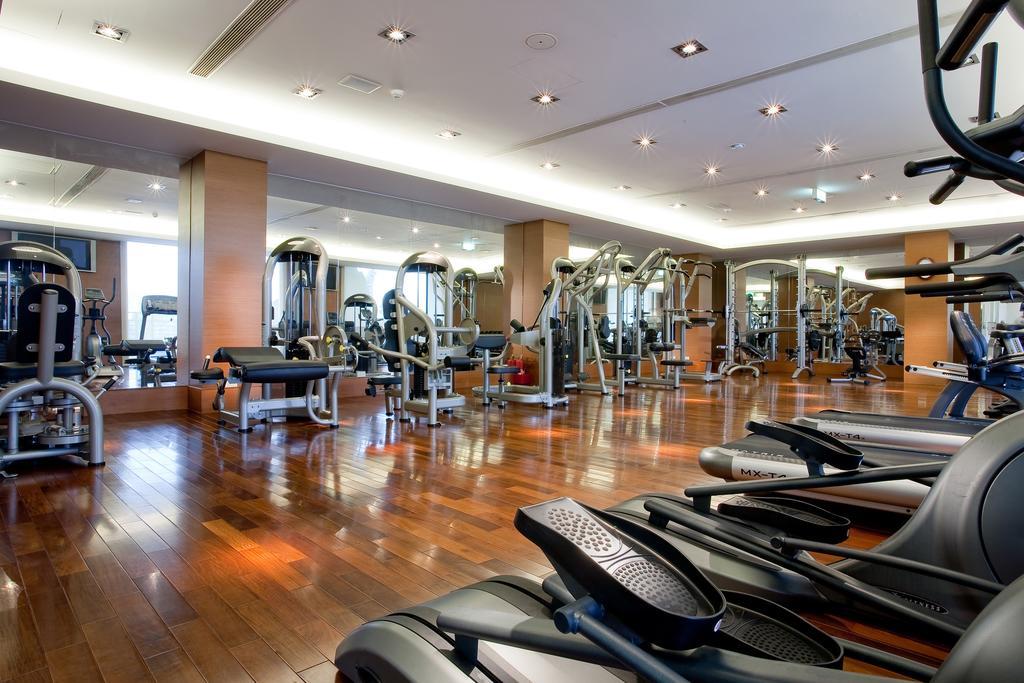 Queena Plaza Hotel Tainan Bagian luar foto