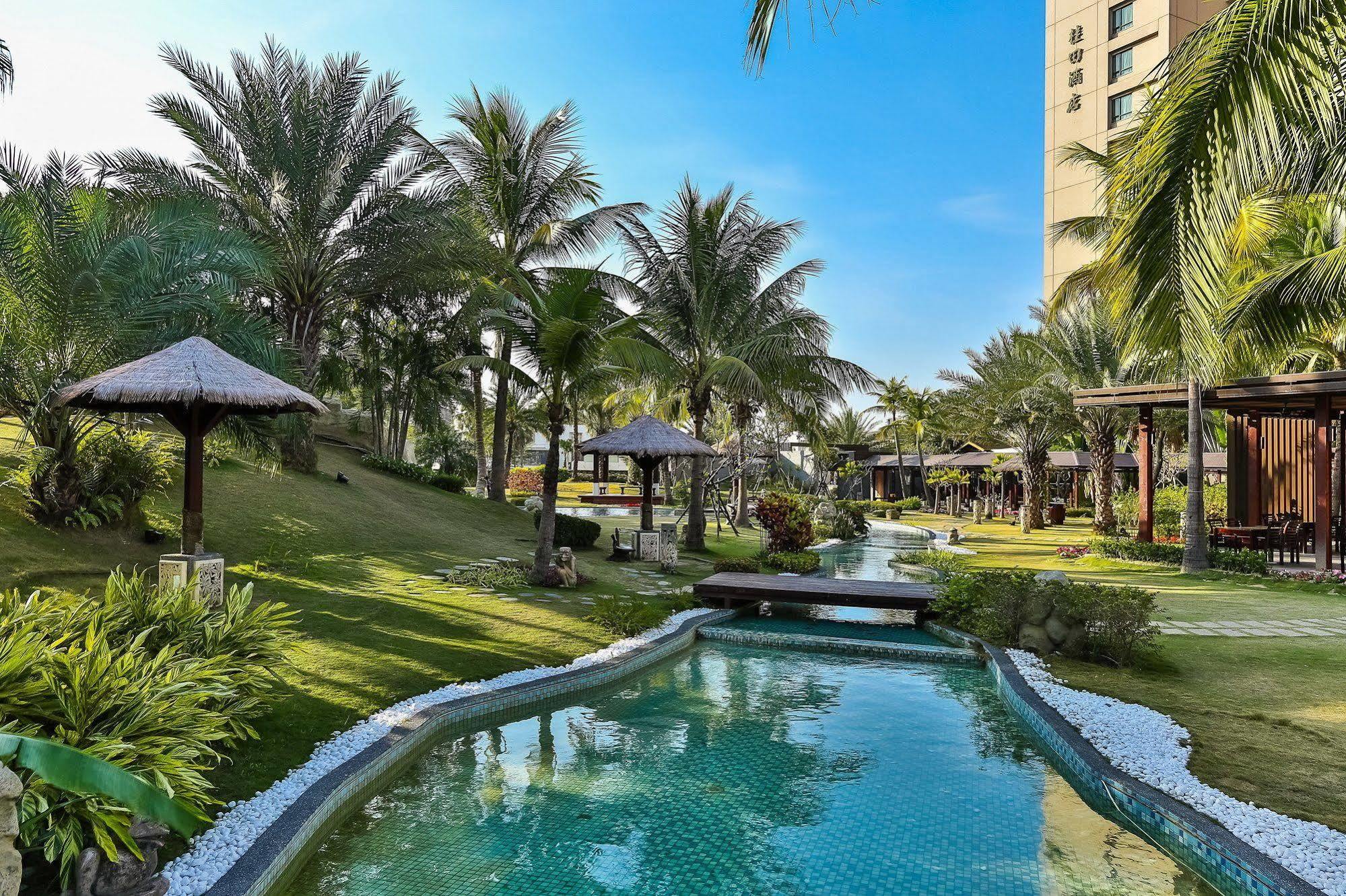 Queena Plaza Hotel Tainan Bagian luar foto